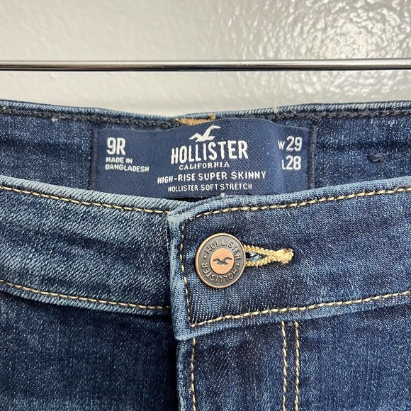 Hollister High Waist Skinny Jeans - Picture 3 of 3
